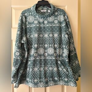 Denim & Co. Cozy Green and White Snowflake Fleece Tunic